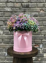 Цветочная композиция из Гипсофила и Розы в шляпной коробке в Губской