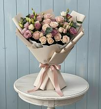 Букет цветов из:  Розы и Лизиантусы в Губской