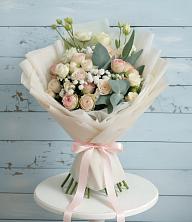 Букет цветов из:  Розы и Лизиантусы в Губской