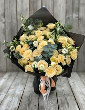 Букет цветов из:  Розы и Лизиантусы в Губской