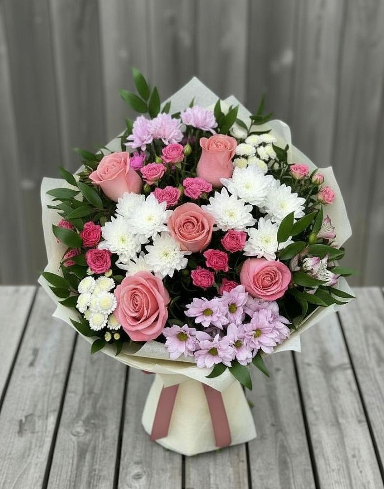 Букет цветов из: Альстромерии, Гвоздики, Розы и Хризантемы в Губской