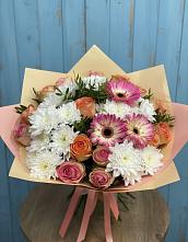 Букет цветов из:  Розы, Герберы и Хризантемы в Губской