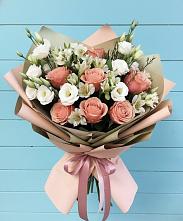 Букет цветов из:  Розы, Альстромерии и Лизиантусы в Губской