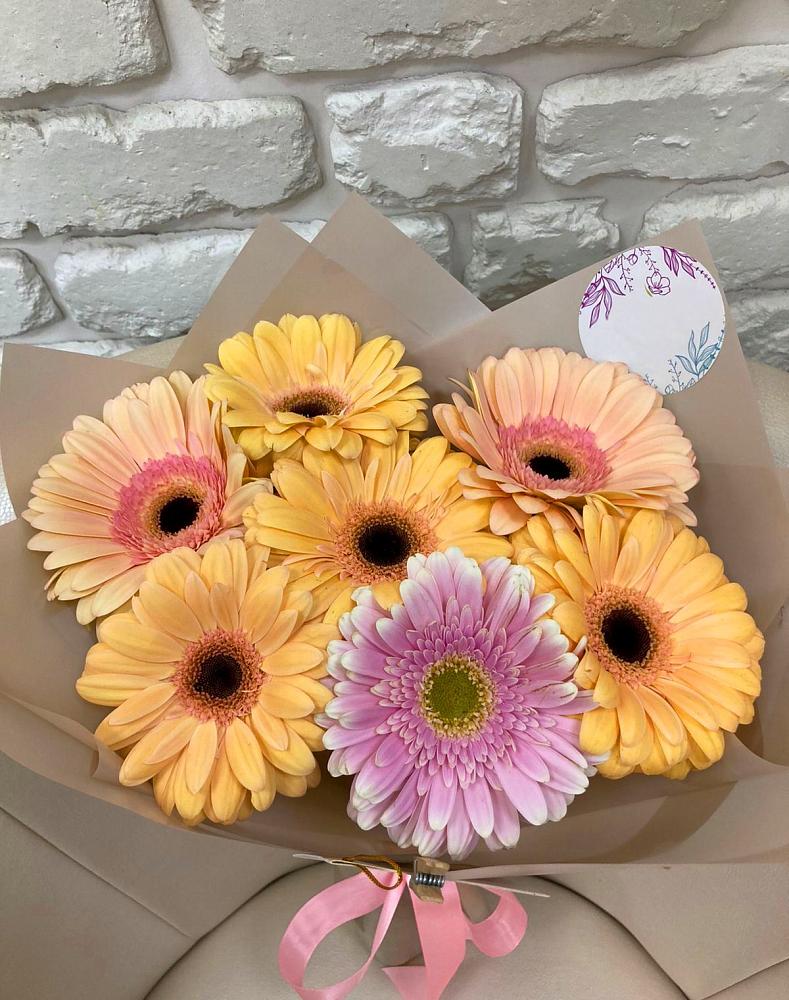 Букет цветов из: Герберы в Губской