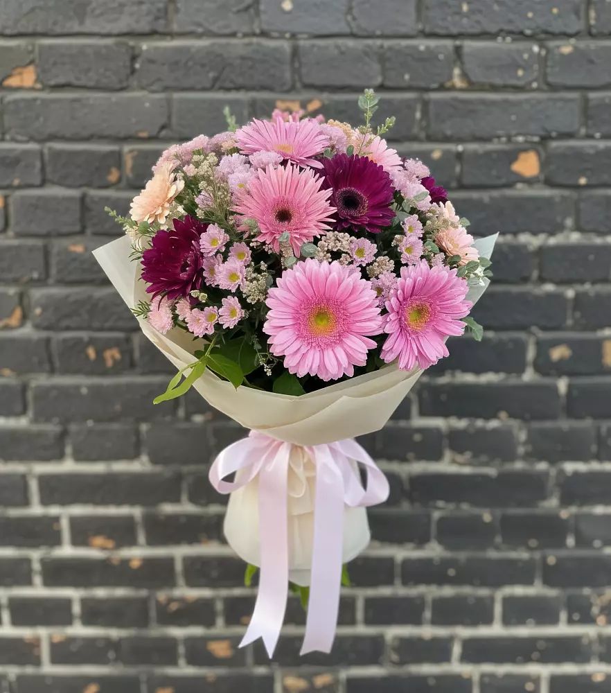 Букет цветов из: Герберы и Хризантемы в Губской