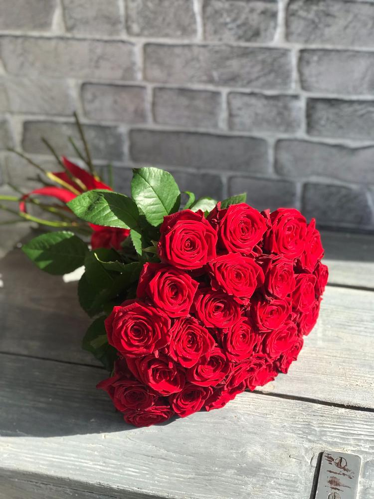 Букет Красные розы Фридом в Губской