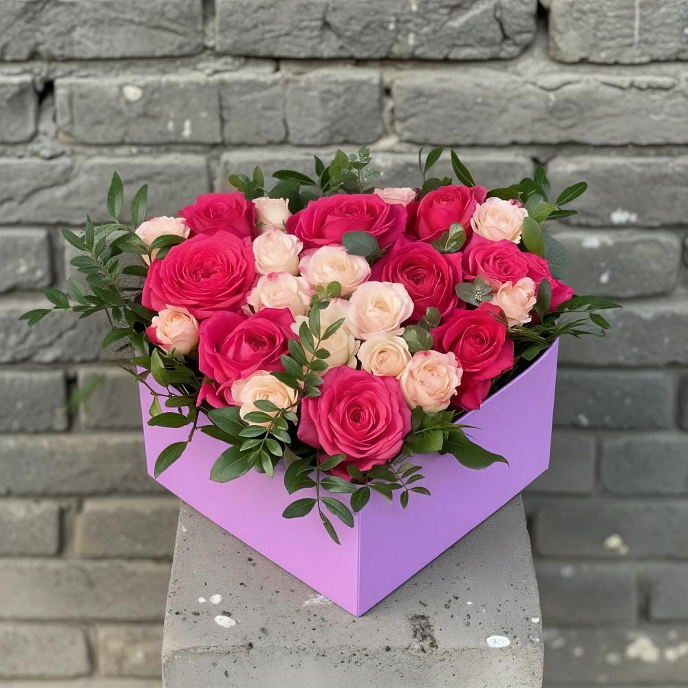 Цветочная композиция из Розы в коробке в Губской