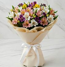 Букет цветов из:  Альстромерии в Губской