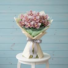 Букет цветов из:  Орхидеи и Розы в Губской