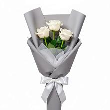 Букет 3 белые розы в Губской