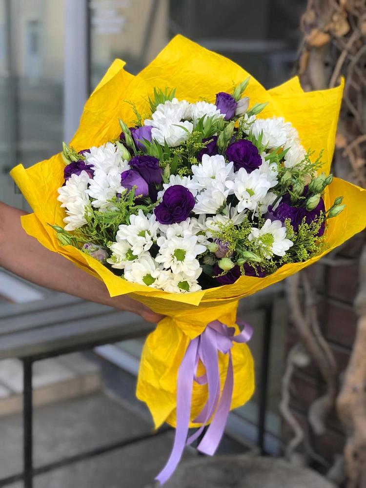 Букет цветов из: Ирисы, Хризантемы и Ромашки в Губской