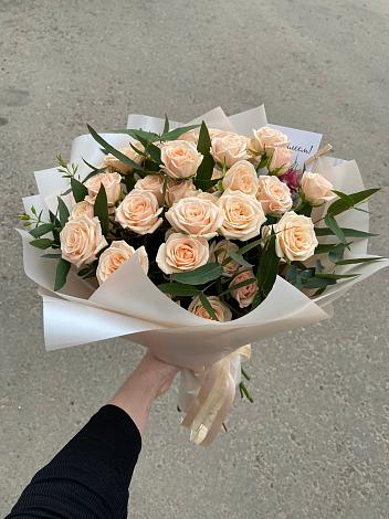 Букет Кремовые розы Латте в Губской
