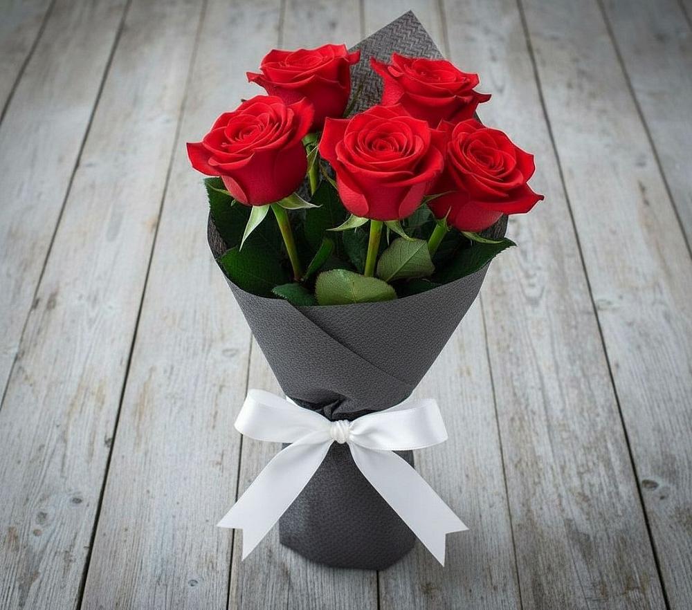 Букет 5 Красных роз Эдлесс Лав в Губской