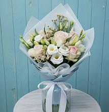 Букет цветов из:  Розы и Лизиантусы в Губской