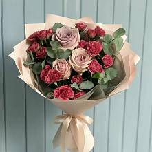 Букет цветов из:  Гвоздики и Розы в Губской