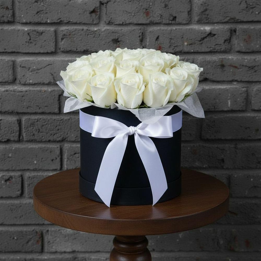 Цветочная композиция из Розы в шляпной коробке в Губской